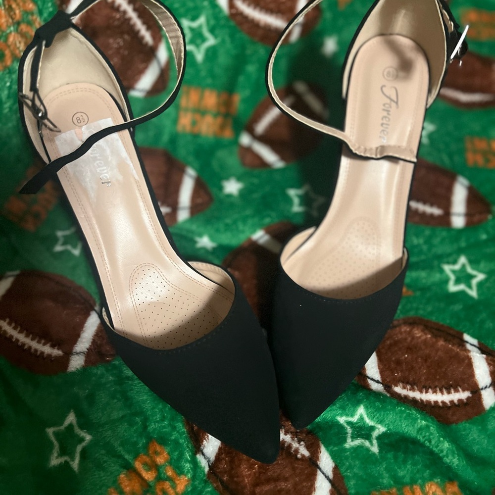 Forever Link Black Pointed Toe Heels